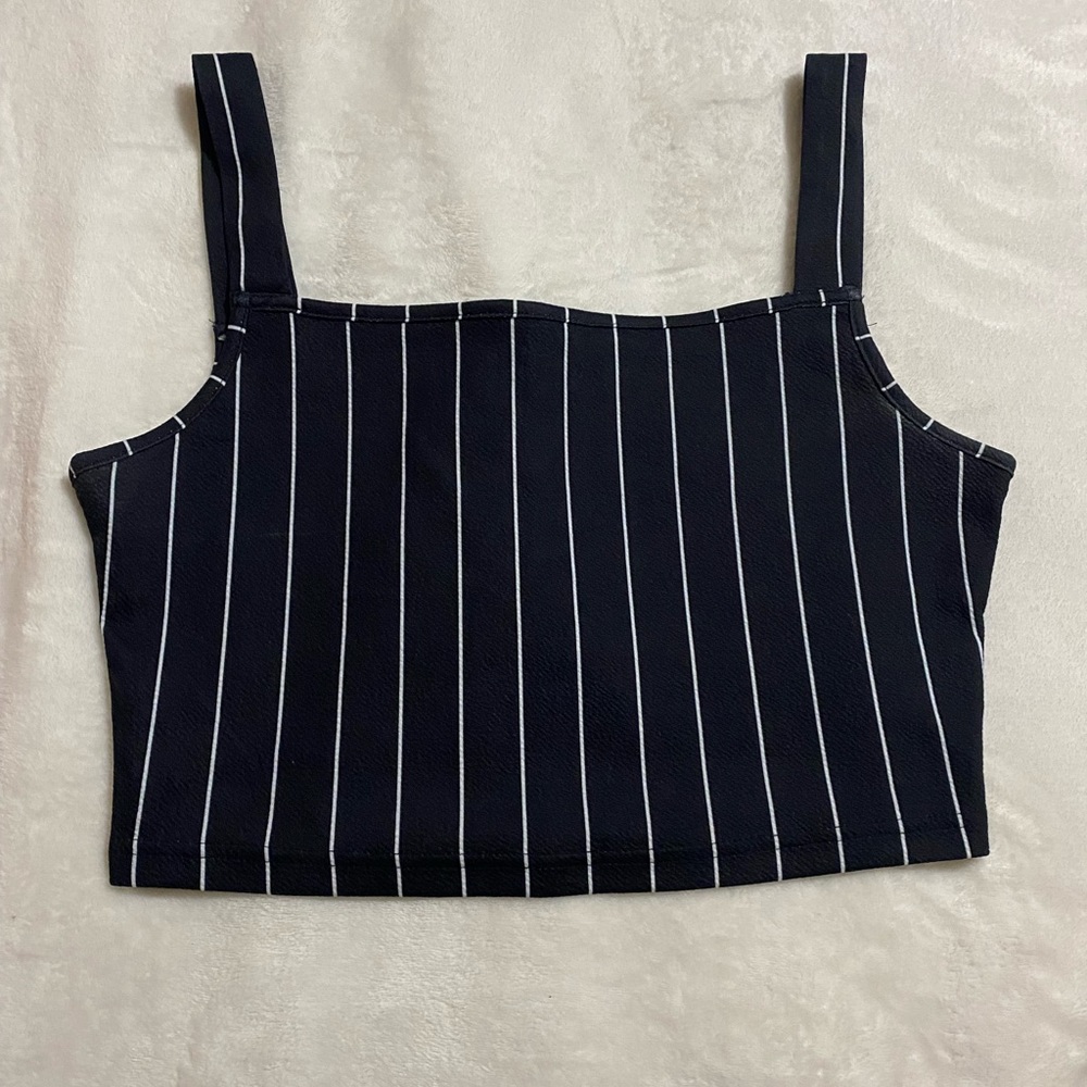 Womans cropped tank top